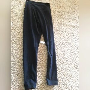 AERIE - Medium Short - Black Leggings